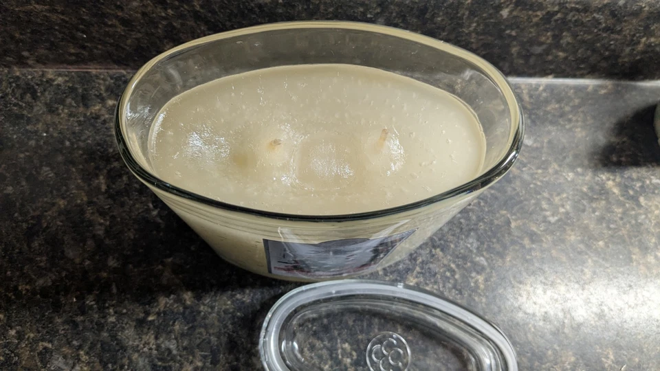 Vela colonial HOGAR PARA LAS VACACIONES 2 mechas 22 oz tarro grande vela Foto 4 de 4