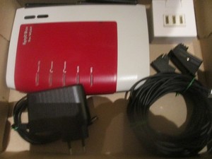 Fritz Box 7270  WLAN Router DSL Router mit Netzteil und Zubehör