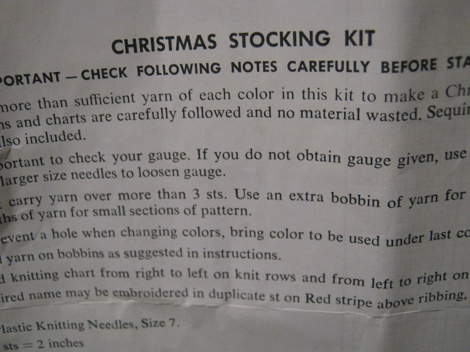 Medias de Navidad Bucilla vintage. Tejido iniciado pero no completo Foto 2 de 4
