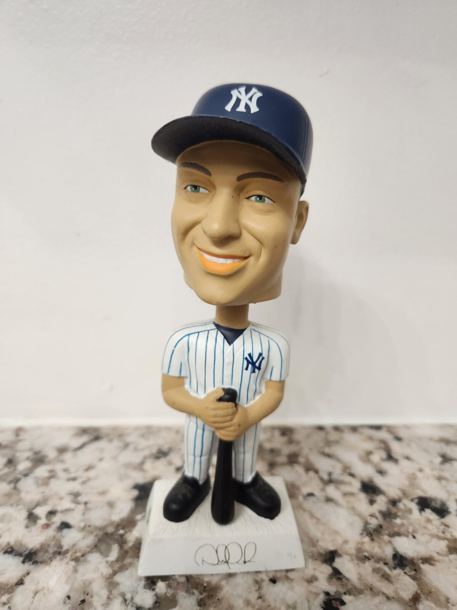 記念グッズ Derek Jeter bobblehead DEREK JETER #2 NEW YORK YANKEES Stadium Giveaway BOBBLEHEAD