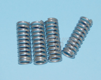 42-3273 set of 4 BSA clutch springs, 4 kupplungsfedern / 4feder kupplung Triumph