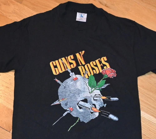 GUNS N' ROSES original Concert Tour tee t- 1980s vintage concert t-shirt, vintage, size S, single stitch, B+ condition