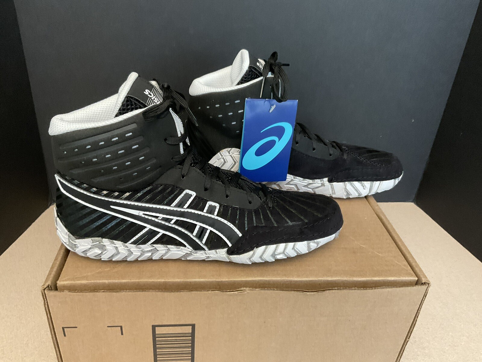 Rare! Sold Out! New! Womens ASICS Agressor 4 Black/Black Wrestling