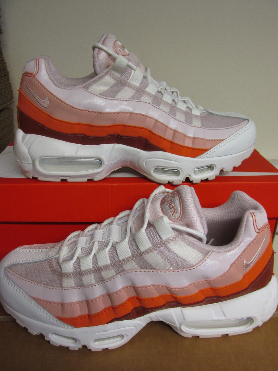 Nike sneakers hotsell on clearance