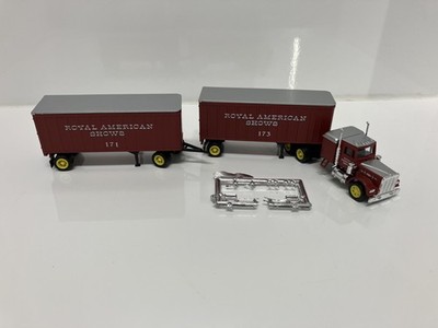 Herpa 1:87 LKW US-Truck Peterbilt Royal American Shows Koffer-Sattelzug 