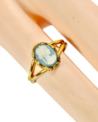 Vintage 1974 Avon Princess Cameo Children's Adjustable Ring