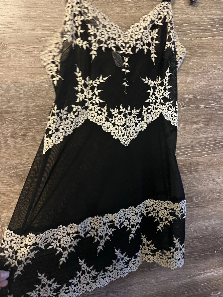 Wacoal Embrace Lace Slip Dress Black Ivory New Sz M Sexy Sheer Embroidered - Image 3 of 4