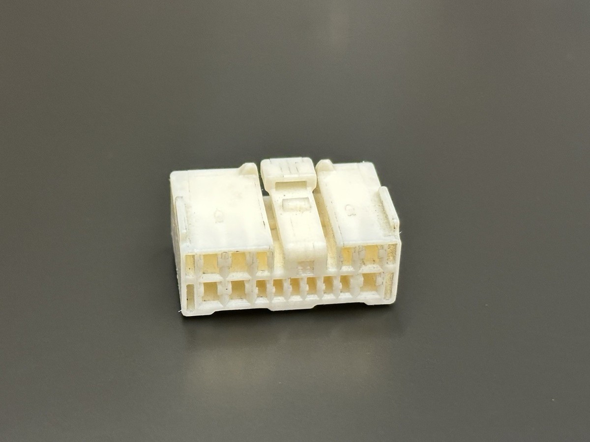 TOYOTA LEXUS OEM CONNECTOR 11591 14-way 90980-11591 Plug Housing