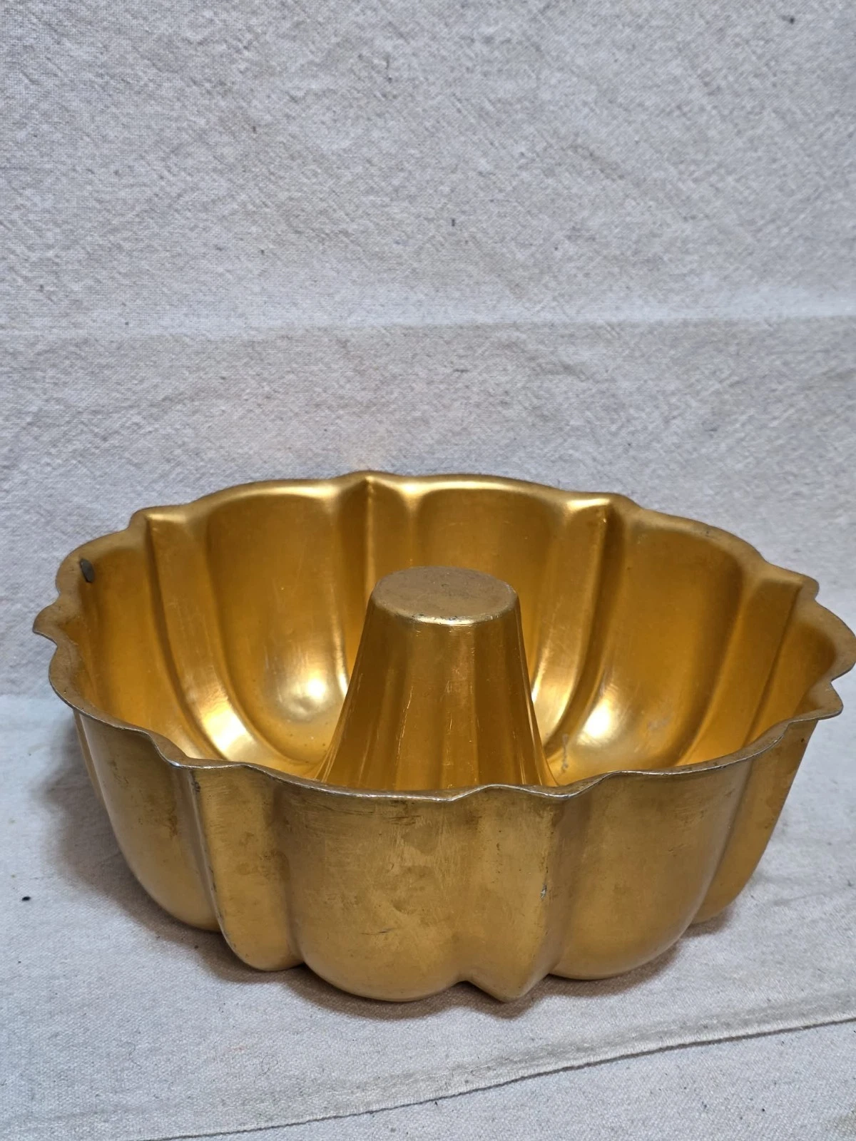 Round Copper Bundt Cake Pan Pound Cake Scalloped Edge Jello Bakeware Baking Mold