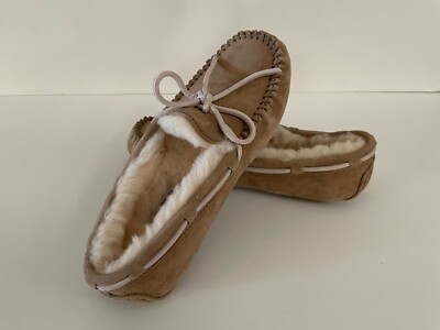 新品　UGG W Dakota 5612 W /TAB UGG DAKOTA TAB Tan 5612 WOMAN'S SLIPPER MOCCASIN, SIZE 5 NEW