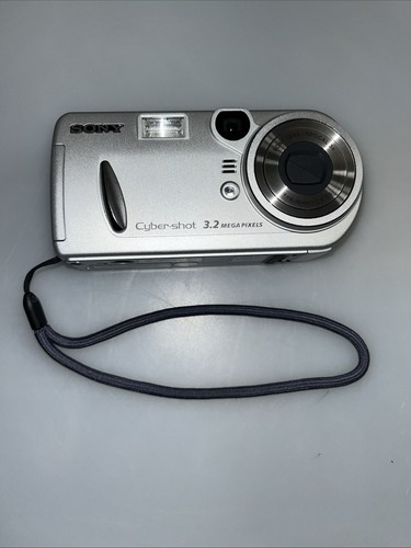 Sony Cybershot DSC-P72 3.2MP Digital Camera With Memory Card, Silver For Parts