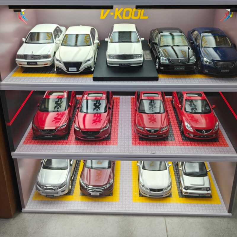 Diorama 1:18 Garage Model Car Parking Scenes Display Model with Dust Cover Gifts