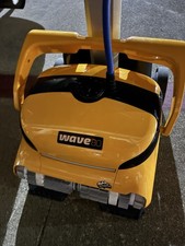 Maytronics Dolphin Wave 100 Commercial Roboti...