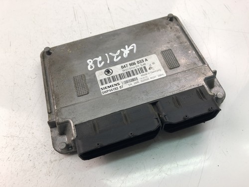 SKODA FABIA I 6Y2 Motorsteuergerät ECU 047906033A 16428667