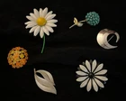 Stylish vintage womens brooches costume jewelry 1950s, 60s and 70s