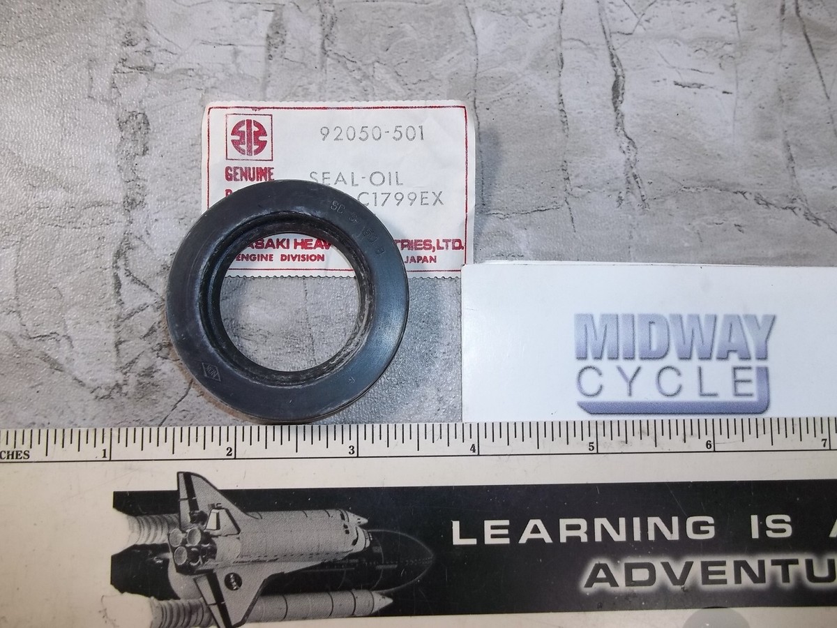 KAWASAKI 76 - 92 JS440 JS550 JS300 SHAFT OIL SEAL 92050-501 JET