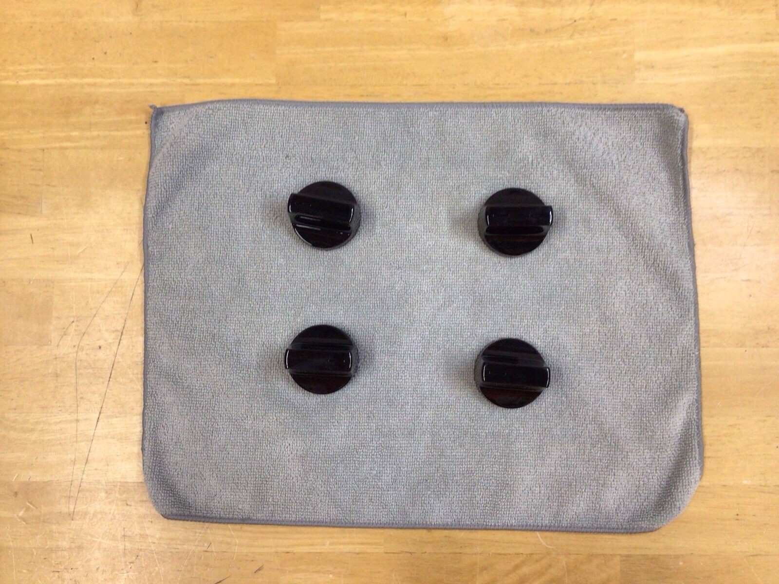 Whirlpool Range Oven Knob 4-Pack OEM W11331196 W11707069-image