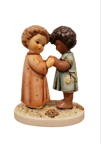 1993 HUMMEL UNICEF *FRIENDS TOGETHER* #104 662/0 Figurine Original Box & Papers