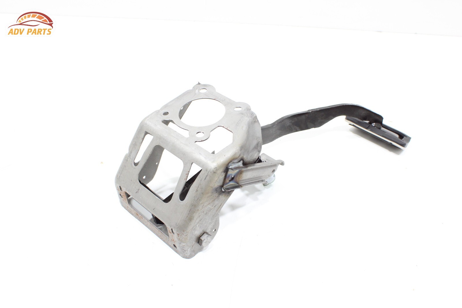 2017 - 2020 MASERATI LEVANTE BRAKE STOP PEDAL & BRACKET OEM
