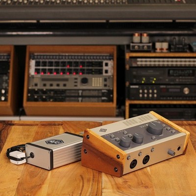 Universal Audio VOLT 476 4-In 4-Out USB Audio Interface 5V PSU & Tilt Wood Panel
