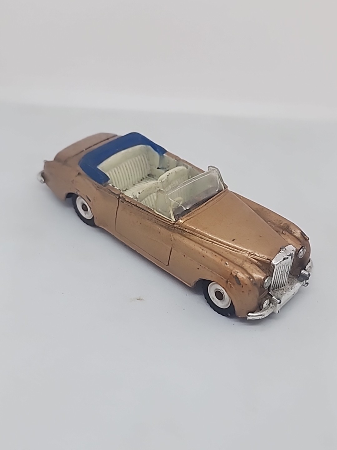 Check The Market for Dinky 194 Bentley