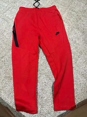 Nike Men's Red Jogger Pants Size S Drawstring Pockets Gym Running Casual