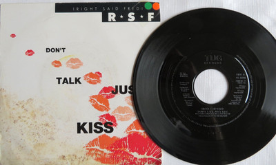Right Said Fred    Don't Talk Just Kiss    SNOG 2     VINYL NEAR MINT ..