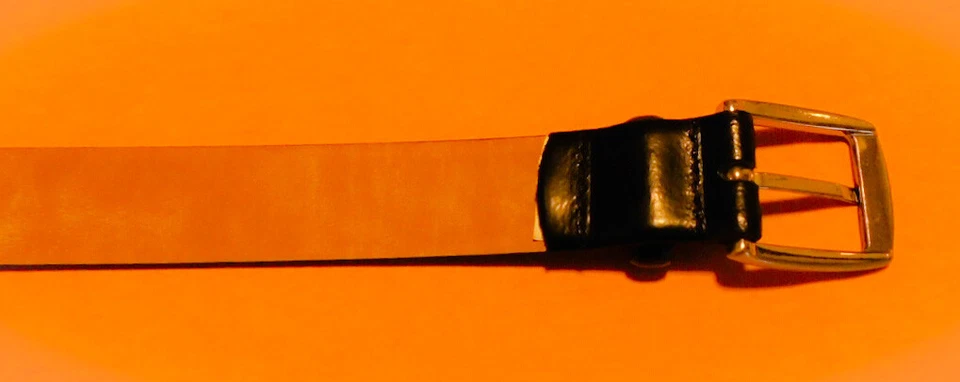 CINTURÓN HOMBRE ZARA CUERO GENUINO NEGRO TALLA 90 - 32/80cm.. Foto 3 de 4