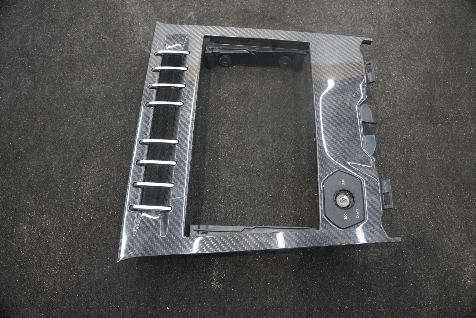 Center Console Carbon Fiber Bezel Trim Panel 4ML857130C Lamborghini Urus *Note*