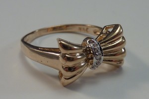 10k Yellow Gold Bow Ring With Diamond Chips Size 6 25 Ebay