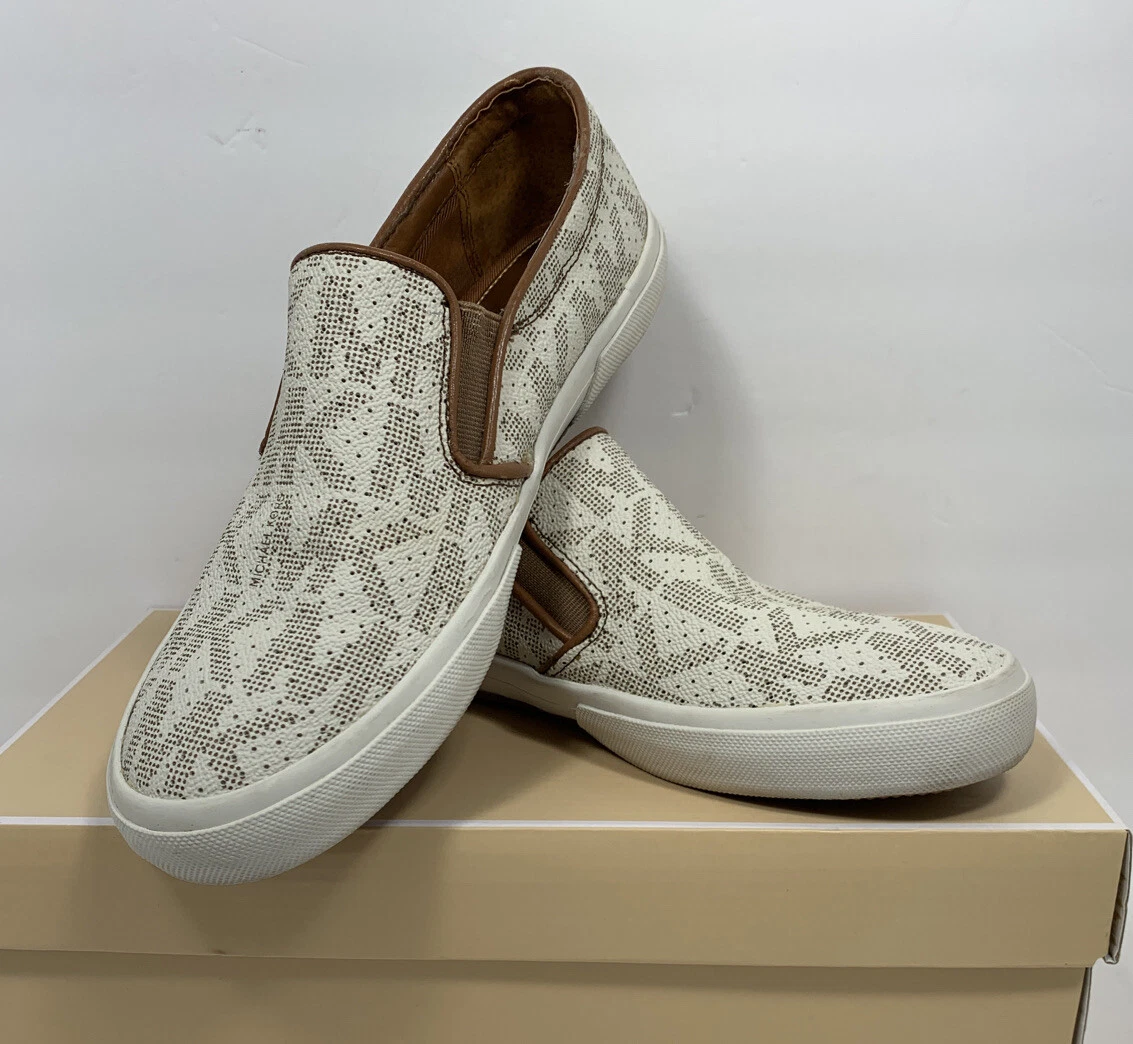 Michael Kors Boerum Double Gore MK Signature PVC Vanilla 7 M