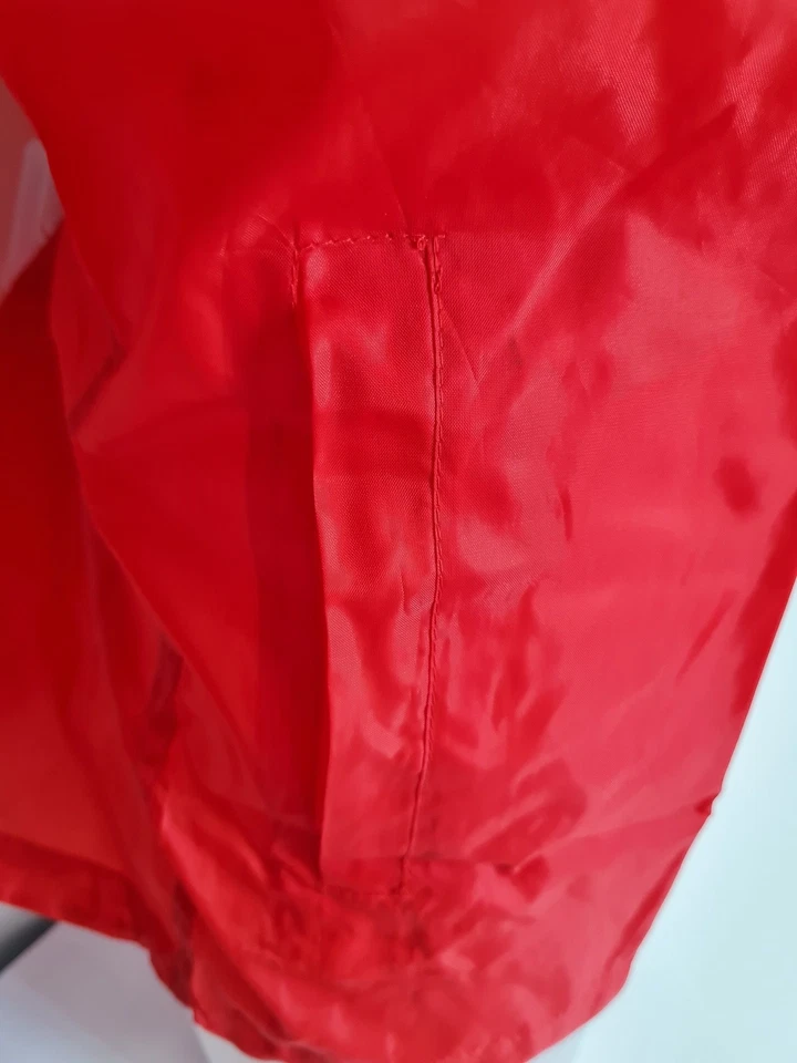 Caja De 10 Piezas Chaqueta Impermeable/Resistente Al Viento, Unisex, GP05 (Rojo) - Imagen 4 de 4