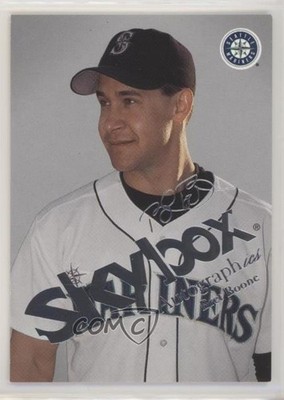 2004 Skybox Autographics Insignia 67/150 Bret Boone #21 05fj