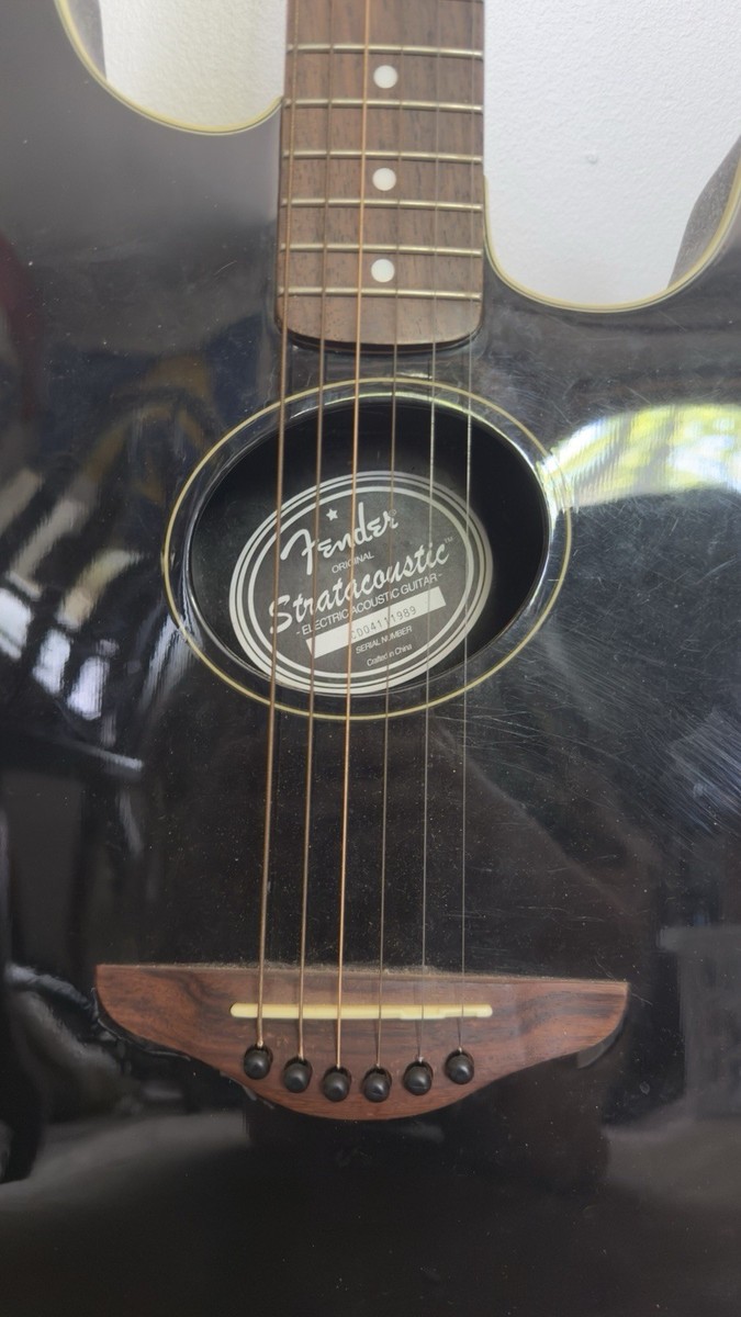 Fender Stratacoustic Black Acoustic-Electric Guitar 6 String Right