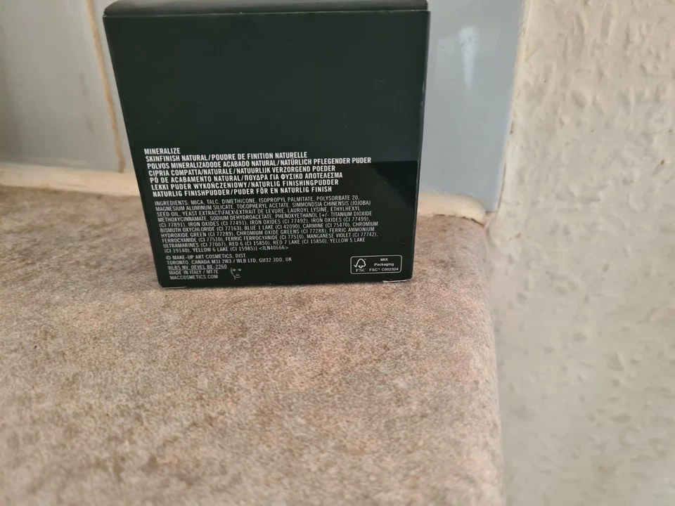 Mac Mineralize Skinfinish Powder, Dark - Image 4 of 4