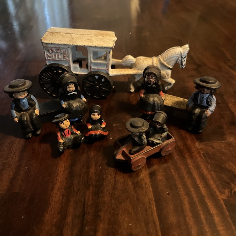 VTG 1940s Hand-Painted Cast Iron Horse & buggy Amish Families Figurines 12 LOT