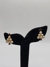AVON Vintage Pearl Gold Tone Christmas Tree Clip-on Earrings Holiday Festive 99'