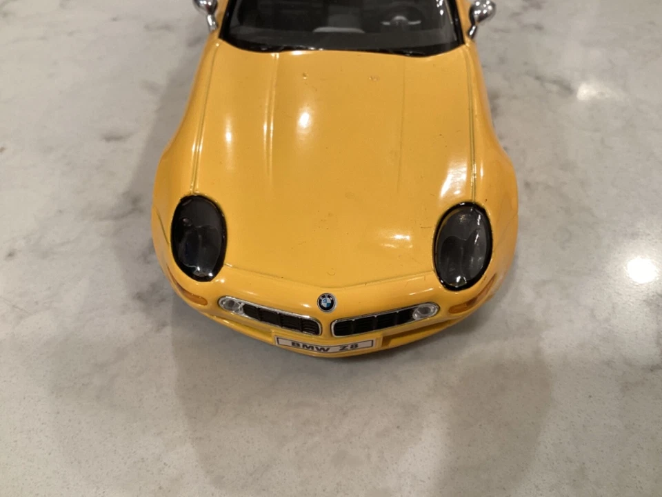 BMW Z8 convertible Welly 1:24 - #2084 Foto 2 de 4