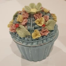 Robert Gordon Australia Trinket box dish cupcake decorated porcelain rare