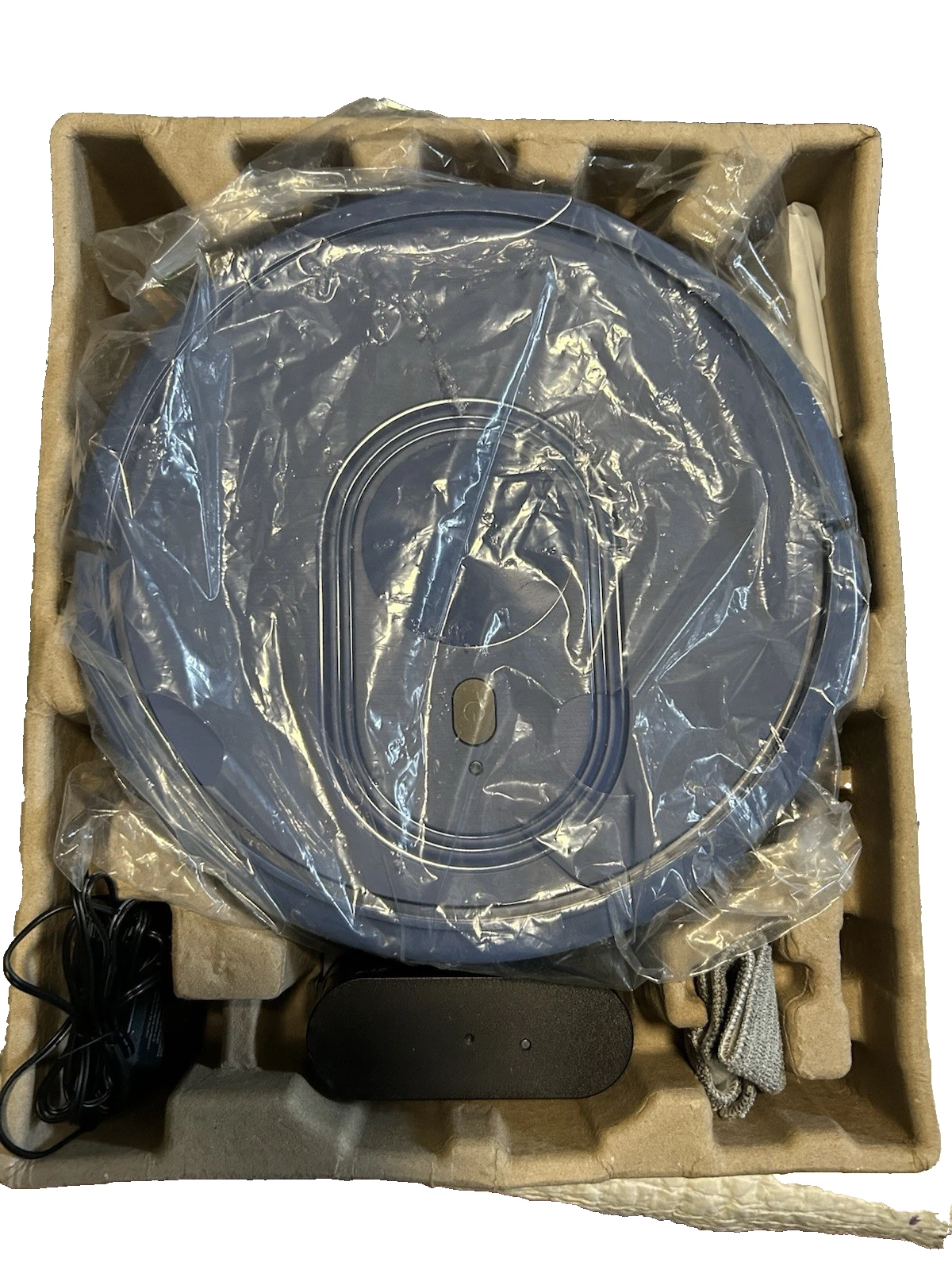 Robot Vacuum Cleaner HR101 App Control, Ultra Thin, 1600Pa Suction, Med Carpet