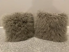 NWT Set of 2 Eight Mood 16" Square Gray Mongolian Sheep Fur Pillows with Inserts
