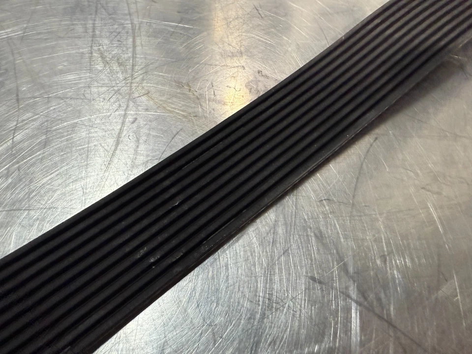 DODGE CHALLENGER HELLCAT SUPERCHARGER DRIVE BELT 68207171AD - Image 2 of 3