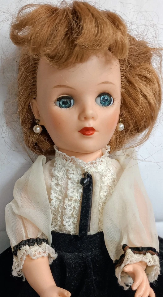 Muy Bonito Vestido Terciopelo Original Muñeca Eegee Miss Debutante Años 50 15" Vinilo Foto 2 de 4