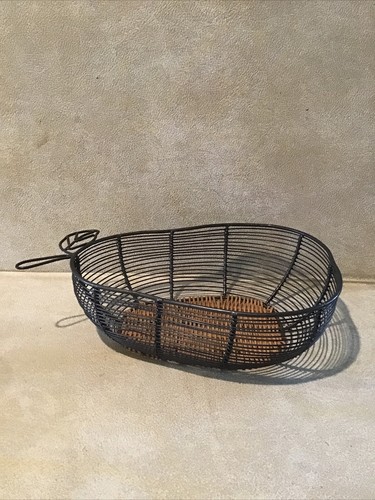 Fruit Basket Bowl Wire Wicker Metal Pear Shape Kitchen Storage Display - Picture 3 of 3
