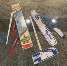 Guillow's Sky Streak Propeller Powered Planes. #7007 Made In USA Soars Over 50FT