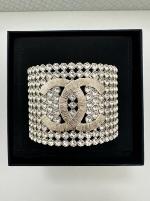 CHANEL 23S GOLD TONE CRYSTAL STRASS METAL CUFF CC LOGO BANGLE