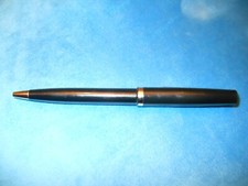 Penna a sfera vintage della nonna Fera; bordo cromato; penna Made in Italy non scrive