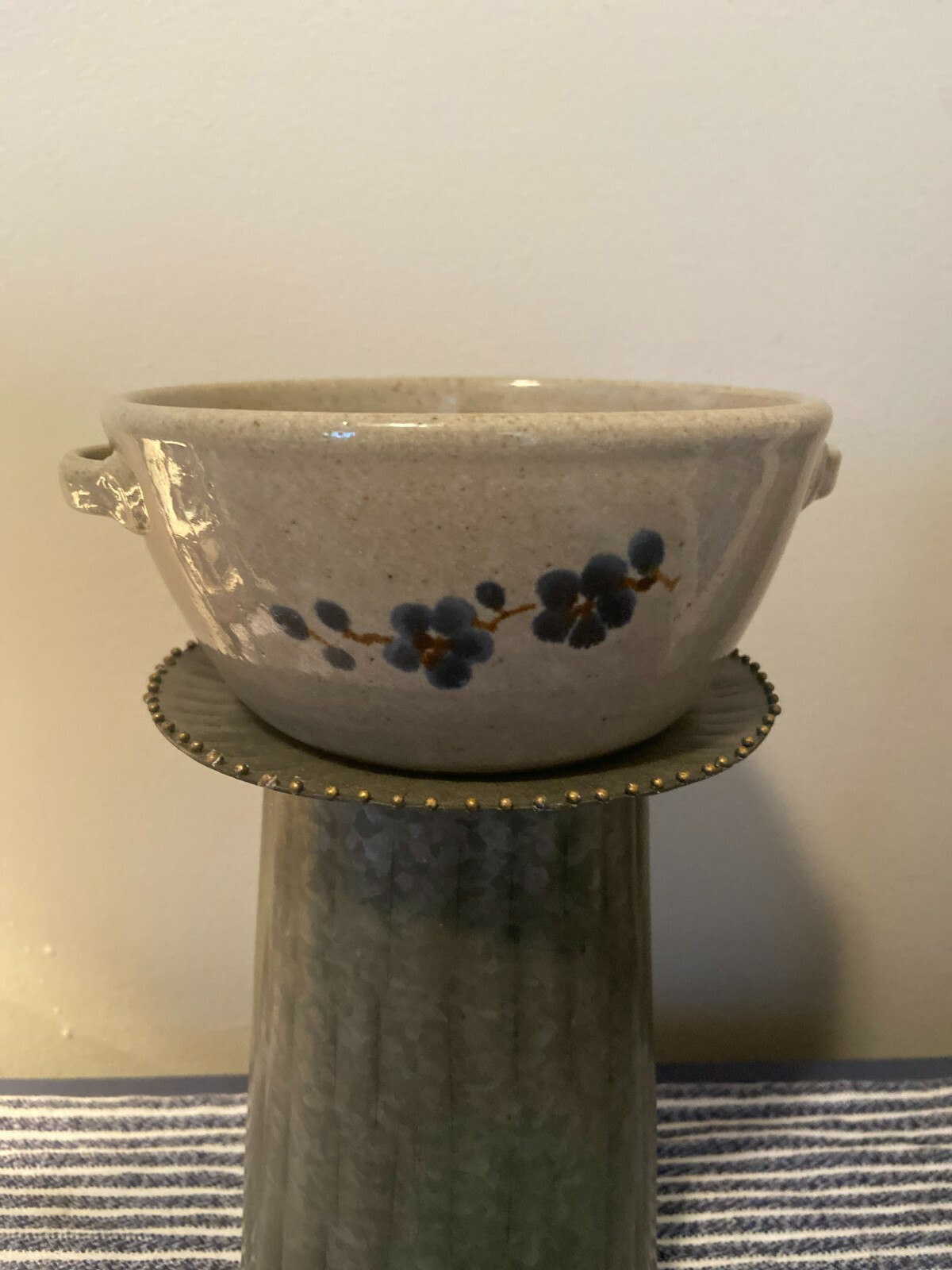 Small original Jugtown Pottery bowl with two handles 1986 