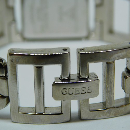 GUESS G86135L Silver Tone Quartz Analog Women's Watch Sz. 6 3/4" New Battery - Picture 7 of 10