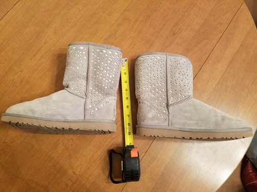 UGG Australia Classic Short Flora Perf 